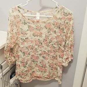 Lace flower shirt
